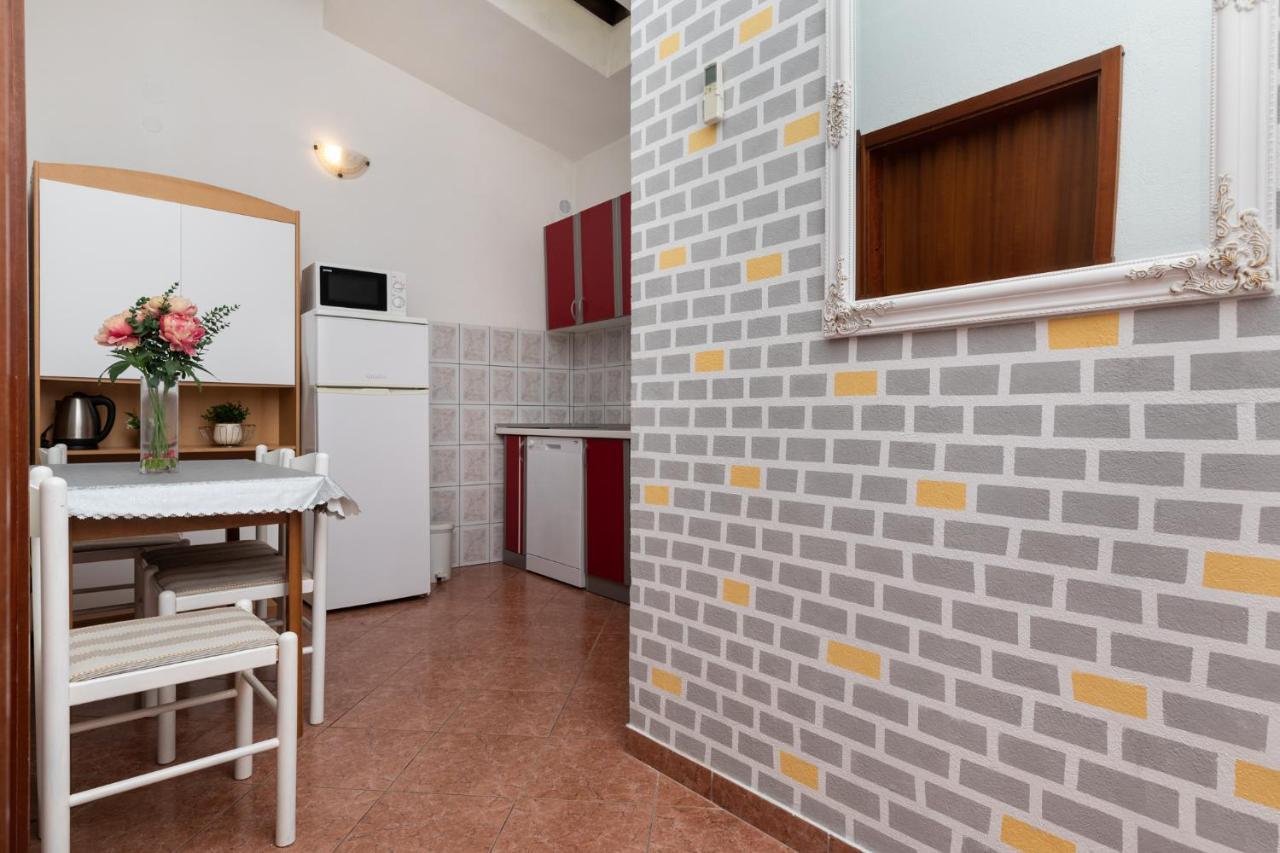 Apartments Marijo Мимице Екстериор снимка