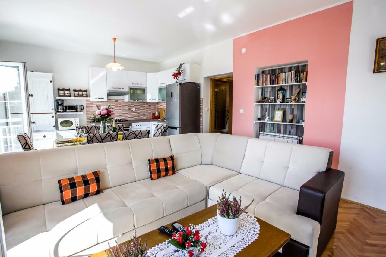 Apartments Marijo Мимице Екстериор снимка